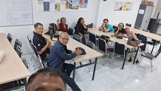 Keseruan Diskusi Kantor Brighton Renon Jumat 8 Mei 2026
