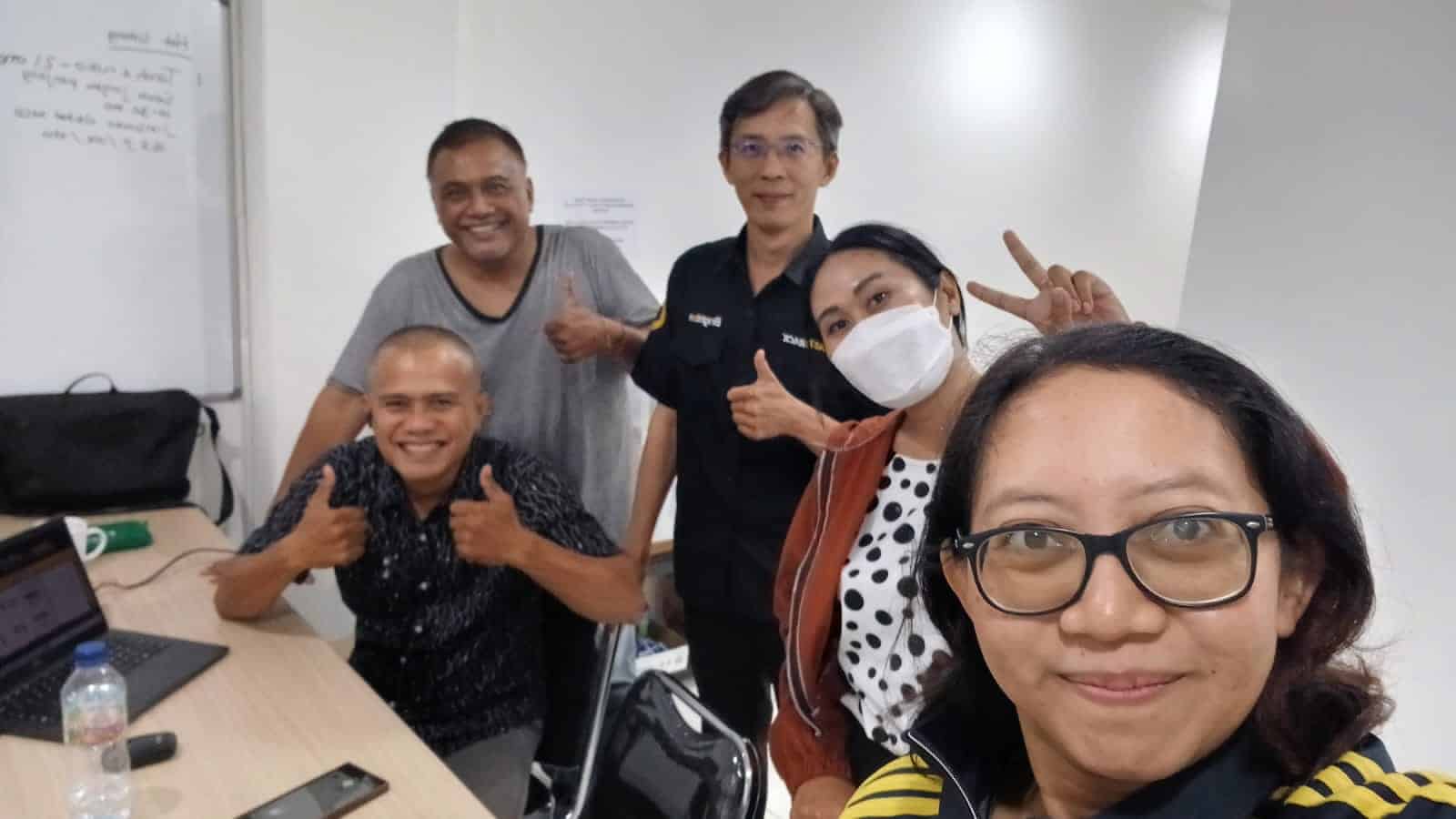 Absensi & Training Bright On Brighton Kantor Renon Senin 8 Juni 2026
